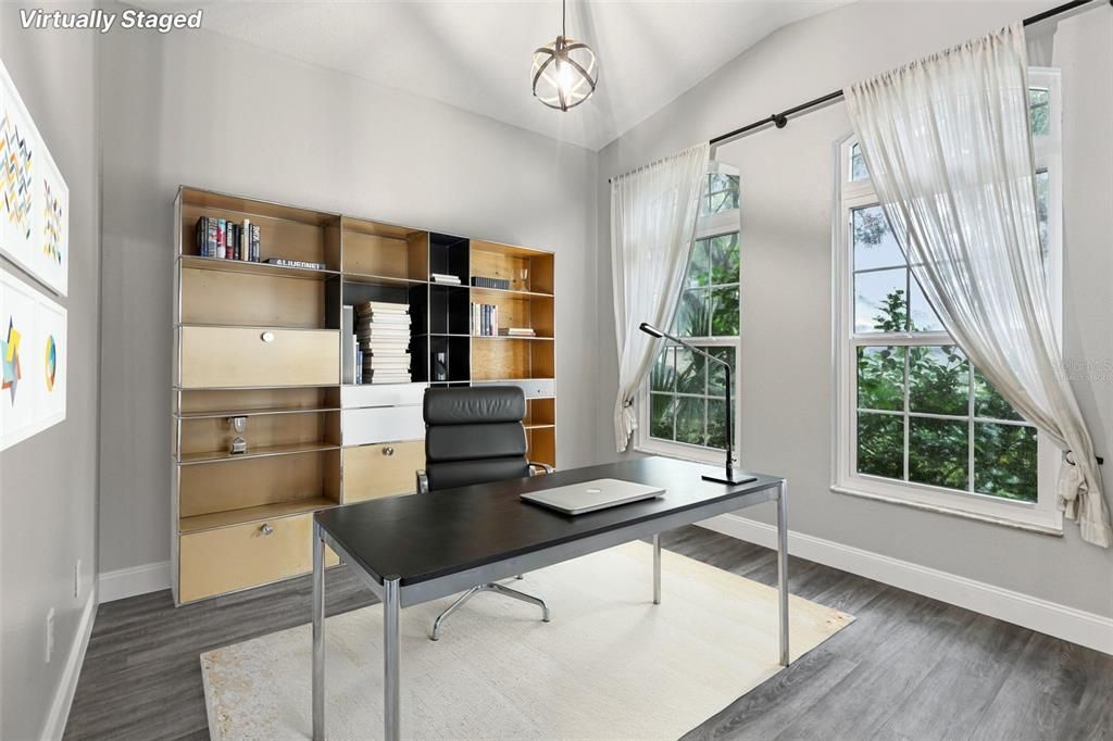 合同活跃: $380,000 (4 贝兹, 2 浴室, 2020 平方英尺)