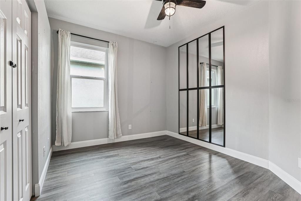 合同活跃: $380,000 (4 贝兹, 2 浴室, 2020 平方英尺)