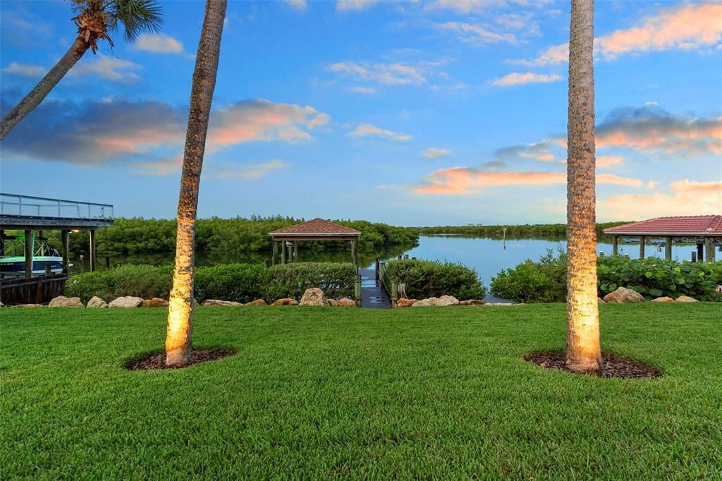 En Venta: $2,950,000 (3 camas, 3 baños, 2976 Pies cuadrados)