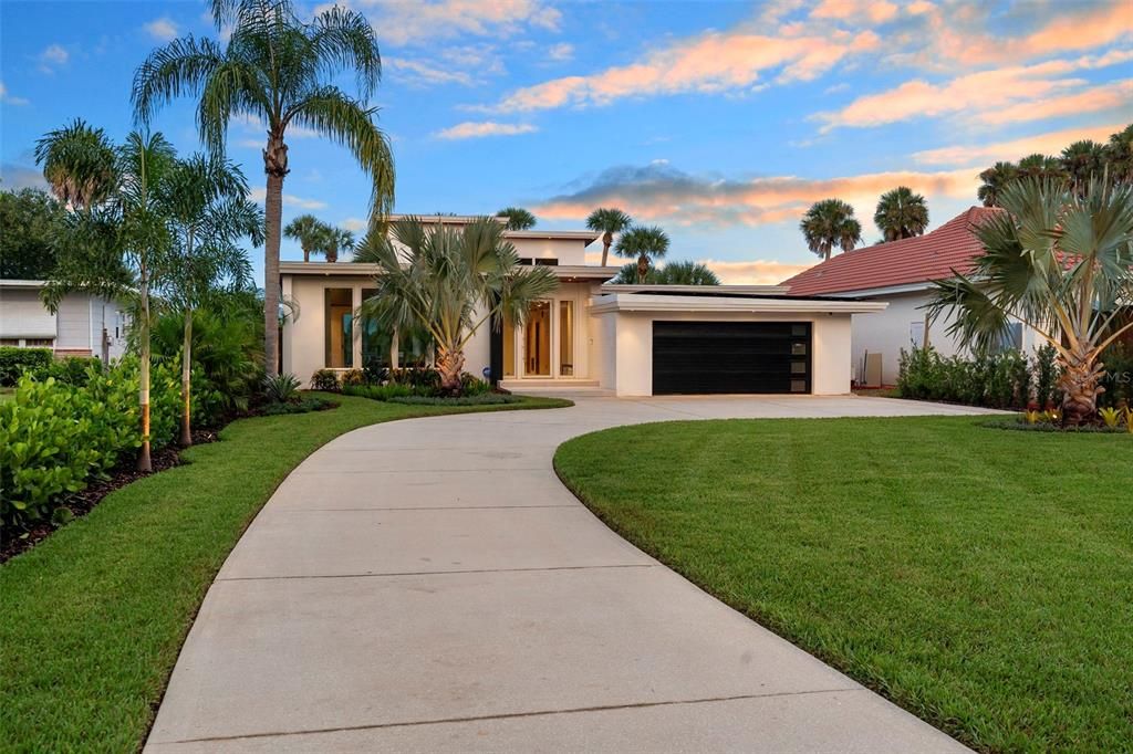 En Venta: $2,950,000 (3 camas, 3 baños, 2976 Pies cuadrados)