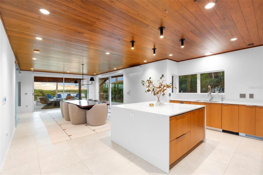 En Venta: $2,950,000 (3 camas, 3 baños, 2976 Pies cuadrados)