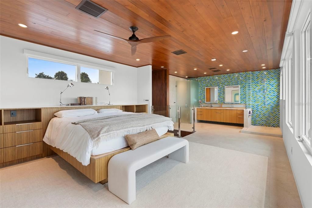 En Venta: $2,950,000 (3 camas, 3 baños, 2976 Pies cuadrados)