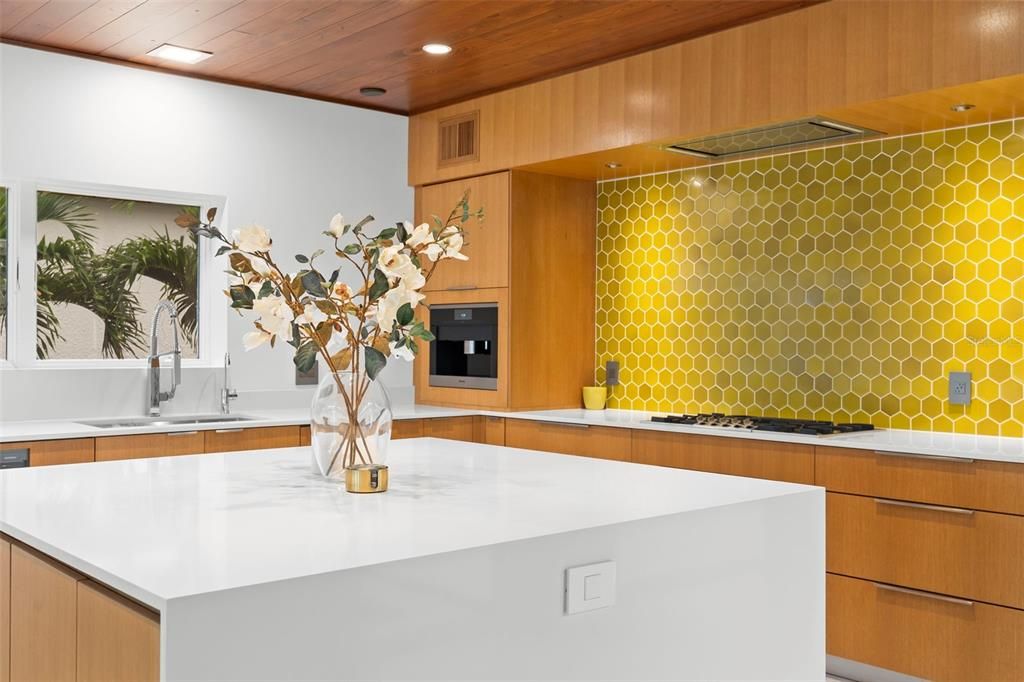 En Venta: $2,950,000 (3 camas, 3 baños, 2976 Pies cuadrados)