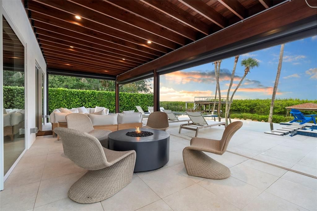 En Venta: $2,950,000 (3 camas, 3 baños, 2976 Pies cuadrados)