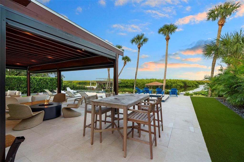 En Venta: $2,950,000 (3 camas, 3 baños, 2976 Pies cuadrados)