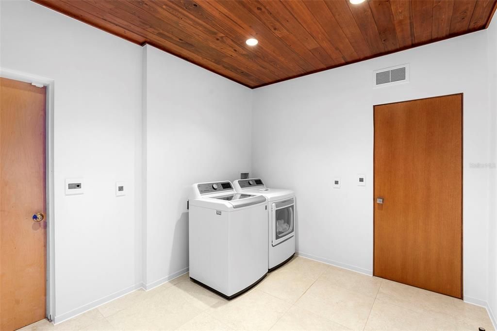 En Venta: $2,950,000 (3 camas, 3 baños, 2976 Pies cuadrados)