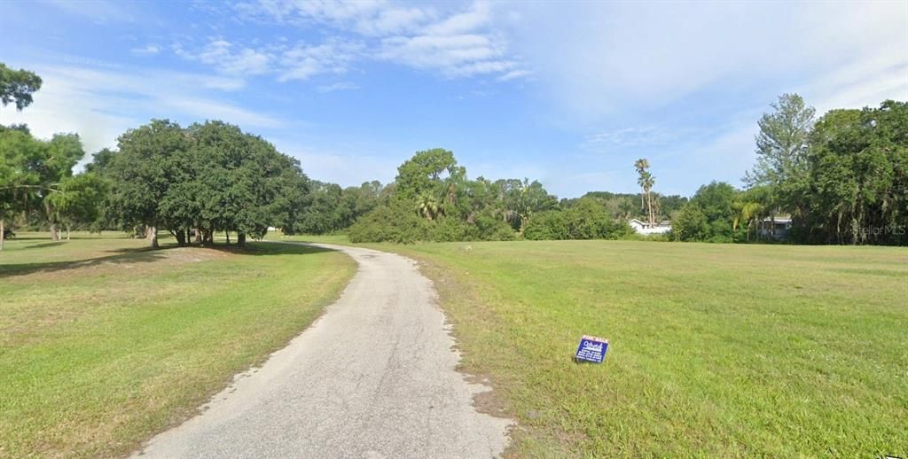 En Venta: $32,500 (0.36 acres)