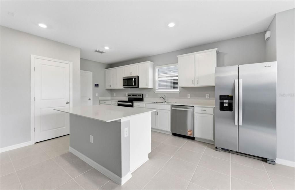 Active With Contract: $319,280 (3 beds, 2 baths, 1822 Square Feet)