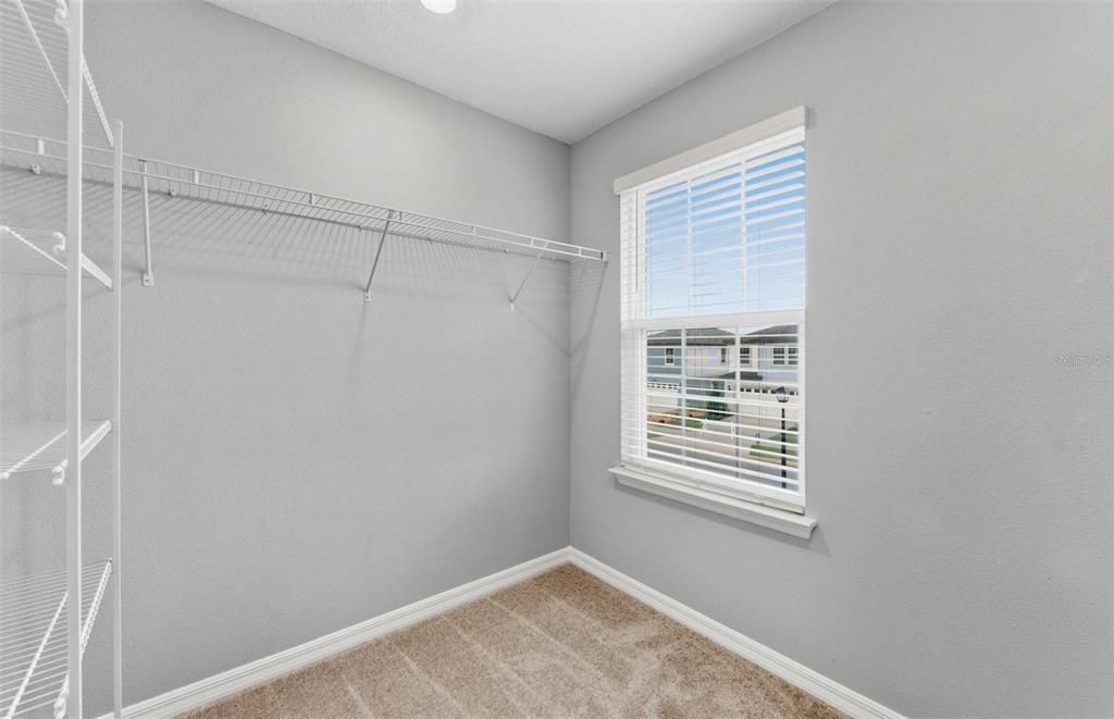 Active With Contract: $319,280 (3 beds, 2 baths, 1822 Square Feet)