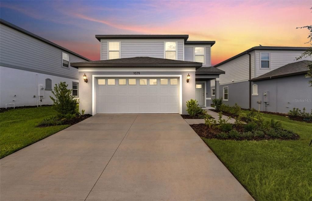 Active With Contract: $319,280 (3 beds, 2 baths, 1822 Square Feet)