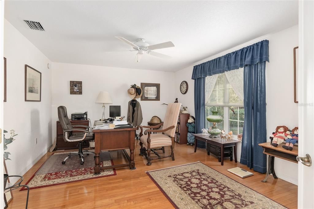 待售: $525,000 (4 贝兹, 2 浴室, 2526 平方英尺)