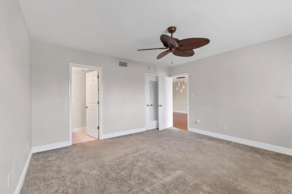 Под контрактом: $2,495 (2 спален, 2 ванн, 1109 Квадратных фут)