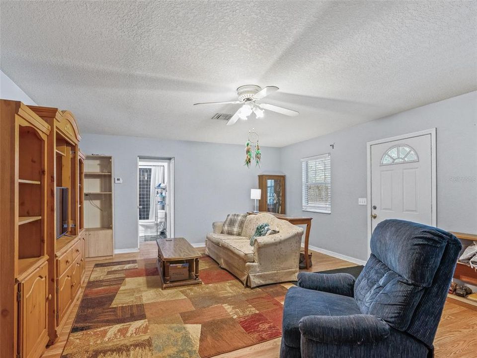 For Sale: $520,000 (2 beds, 2 baths, 1214 Square Feet)