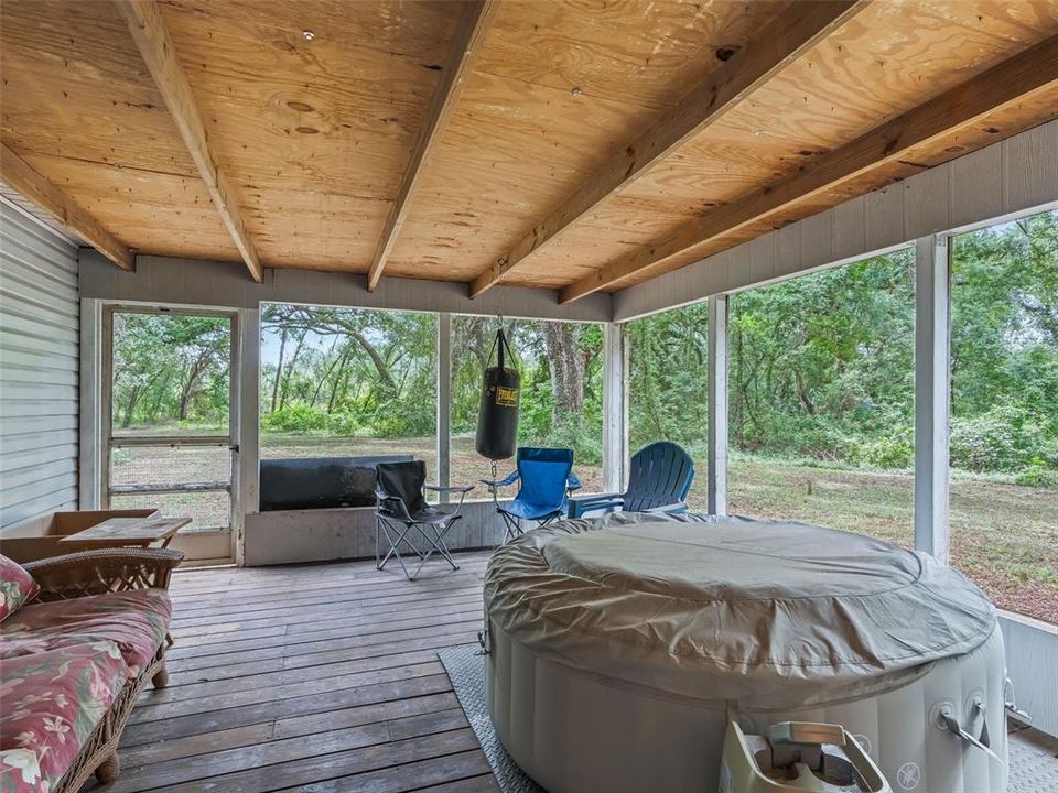 For Sale: $520,000 (2 beds, 2 baths, 1214 Square Feet)