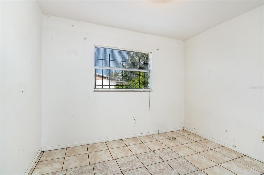 Active With Contract: $280,000 (4 beds, 1 baths, 1336 Square Feet)