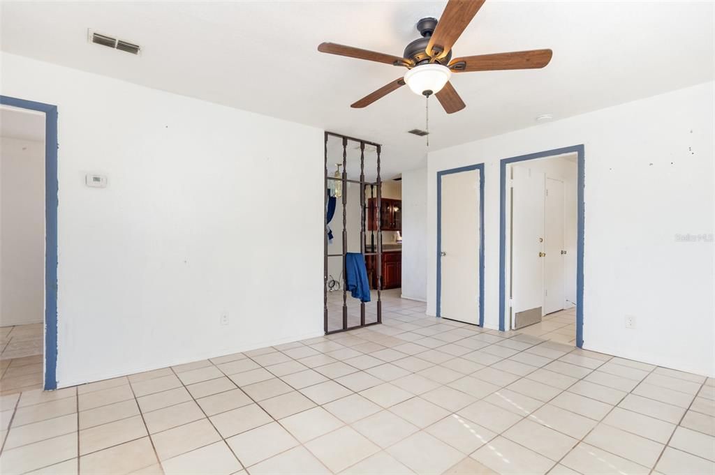 Active With Contract: $280,000 (4 beds, 1 baths, 1336 Square Feet)