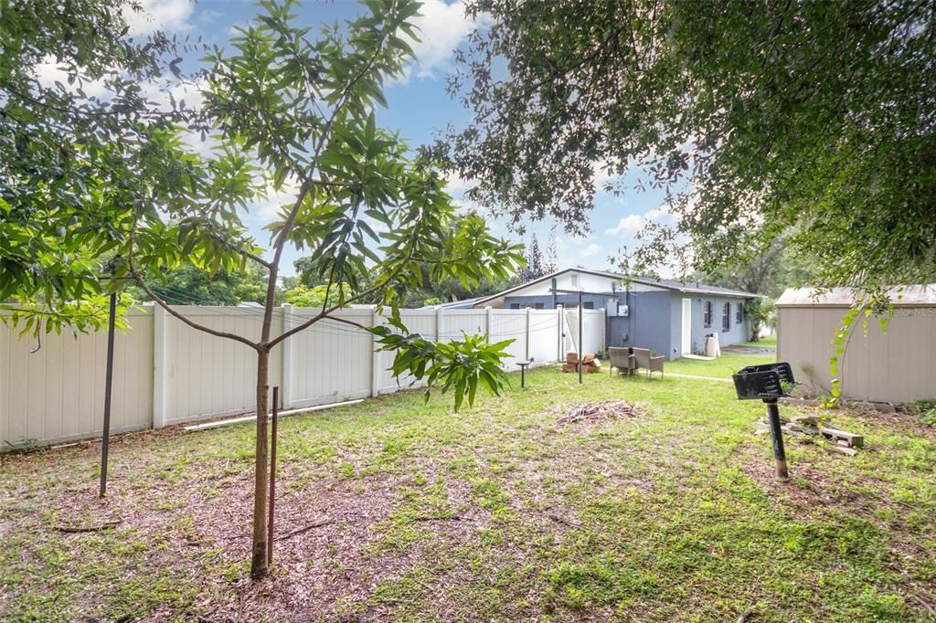 Active With Contract: $280,000 (4 beds, 1 baths, 1336 Square Feet)