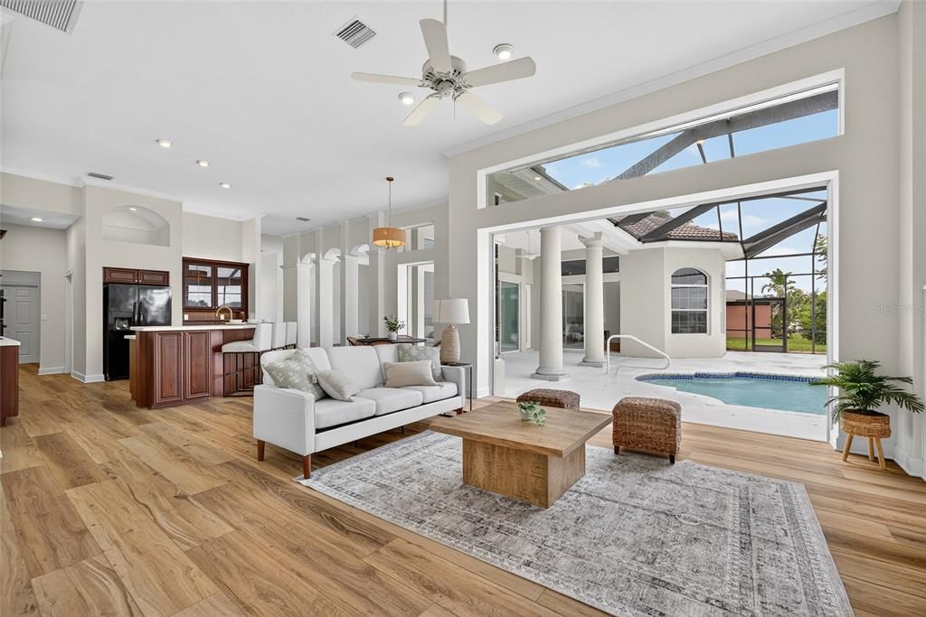 En Venta: $839,000 (4 camas, 4 baños, 4486 Pies cuadrados)