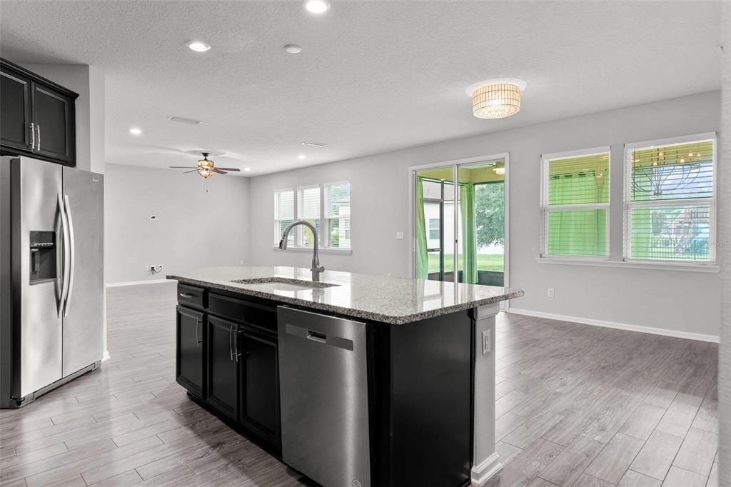 На продажу: $589,000 (5 спален, 3 ванн, 3042 Квадратных фут)