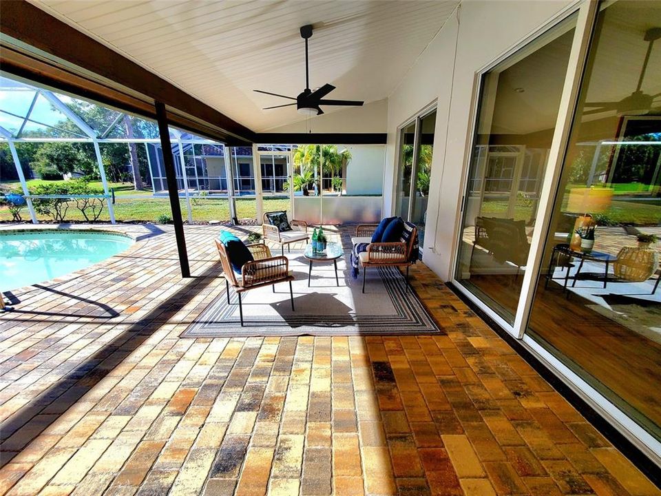 For Sale: $684,900 (4 beds, 2 baths, 2402 Square Feet)