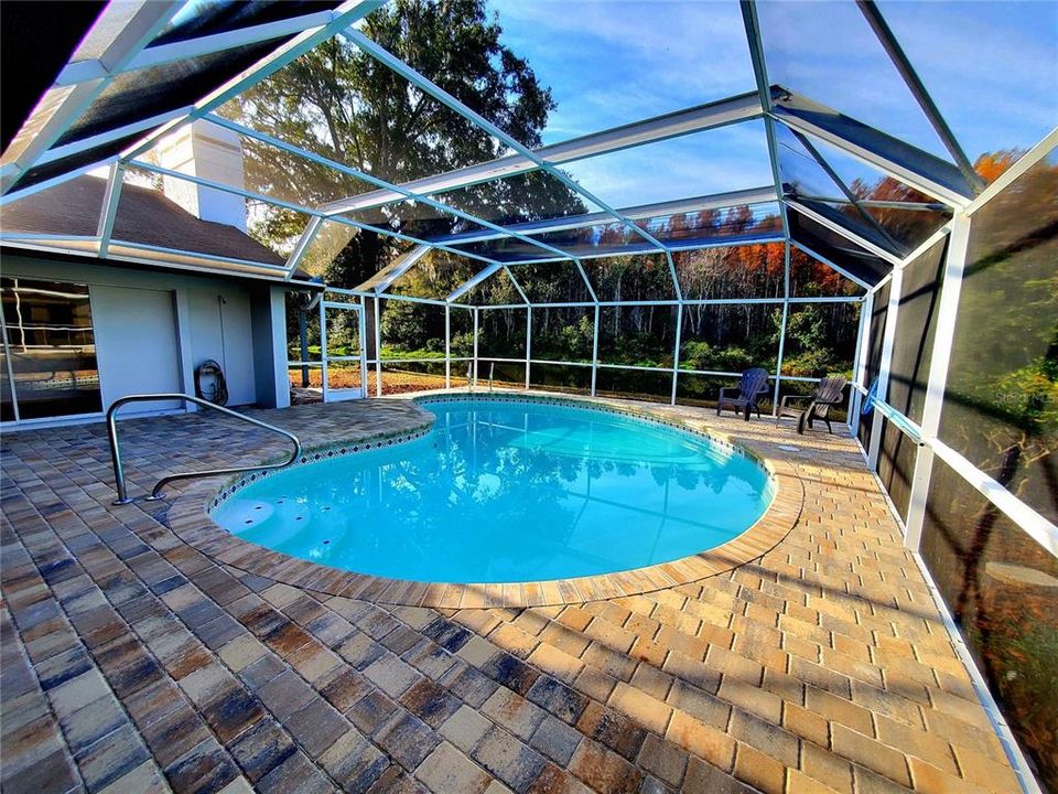 For Sale: $684,900 (4 beds, 2 baths, 2402 Square Feet)