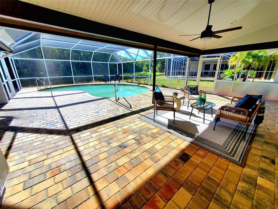 For Sale: $684,900 (4 beds, 2 baths, 2402 Square Feet)