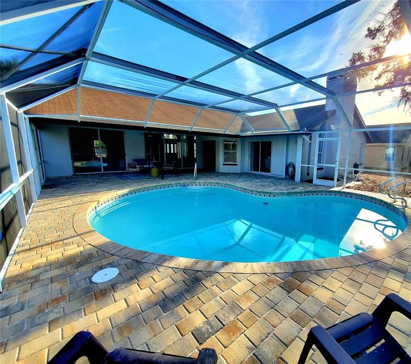 For Sale: $684,900 (4 beds, 2 baths, 2402 Square Feet)