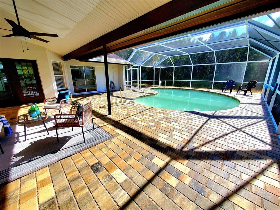 For Sale: $684,900 (4 beds, 2 baths, 2402 Square Feet)