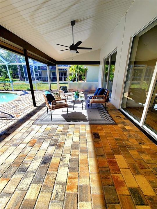 For Sale: $684,900 (4 beds, 2 baths, 2402 Square Feet)