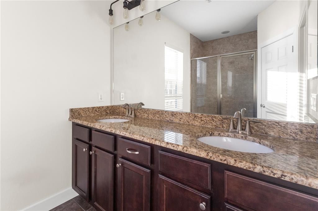 Active With Contract: $2,495 (3 beds, 2 baths, 1452 Square Feet)