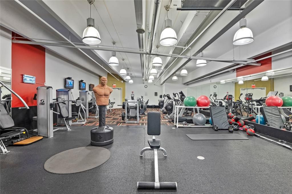 For Sale: $275,000 (2 beds, 2 baths, 1198 Square Feet)