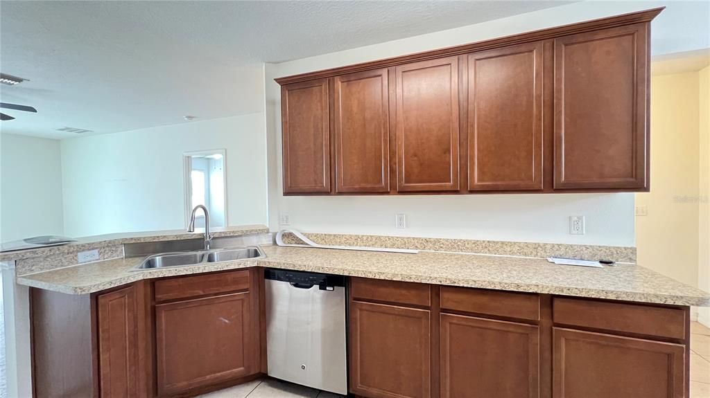 Active With Contract: $1,795 (4 beds, 2 baths, 1501 Square Feet)