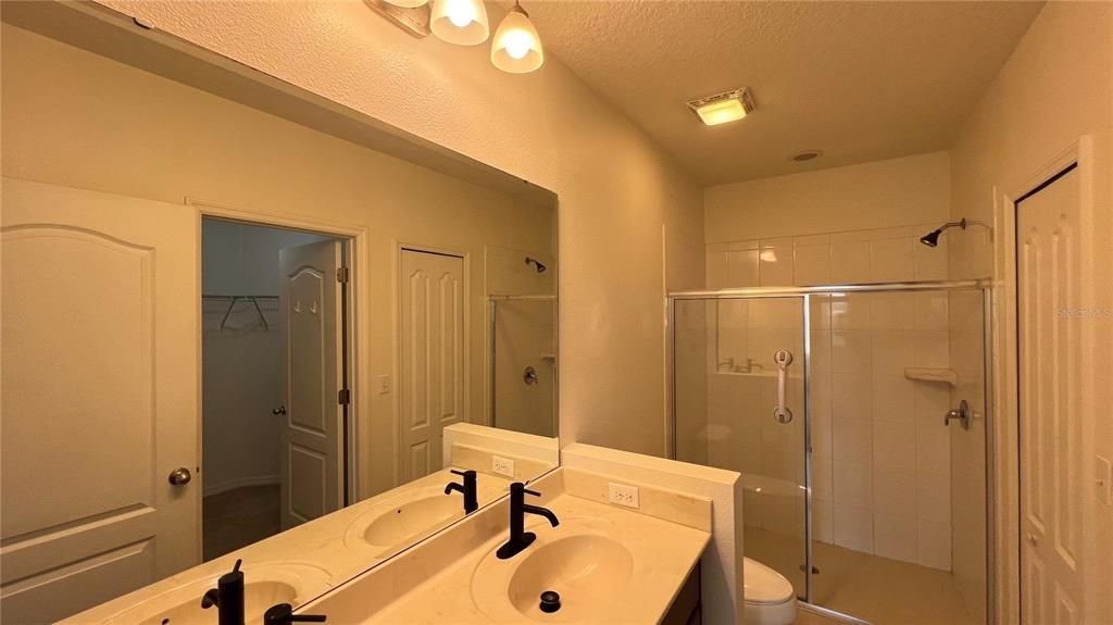 Active With Contract: $1,795 (4 beds, 2 baths, 1501 Square Feet)