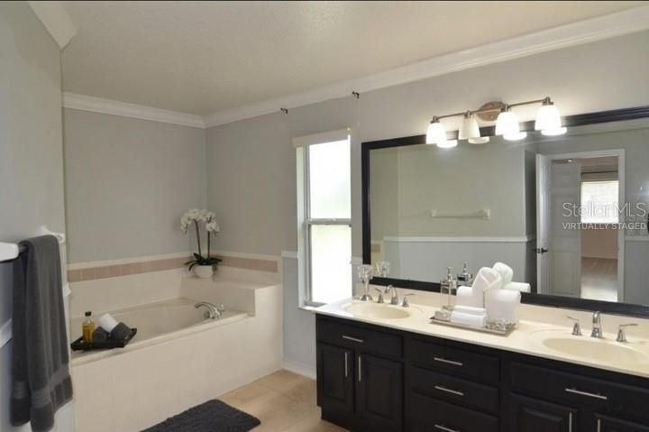 Active With Contract: $540,000 (5 beds, 3 baths, 3038 Square Feet)