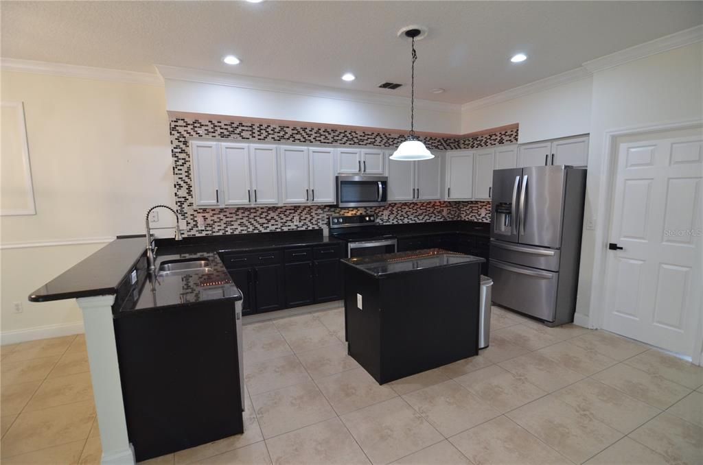 Active With Contract: $540,000 (5 beds, 3 baths, 3038 Square Feet)