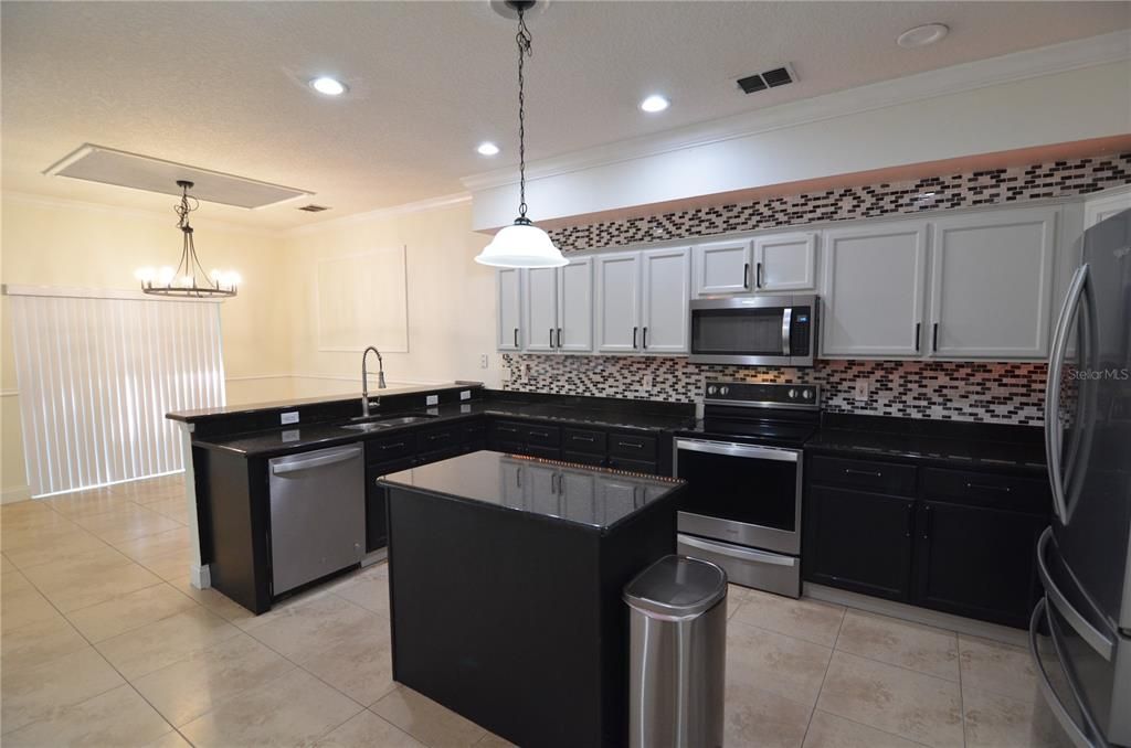 Active With Contract: $540,000 (5 beds, 3 baths, 3038 Square Feet)