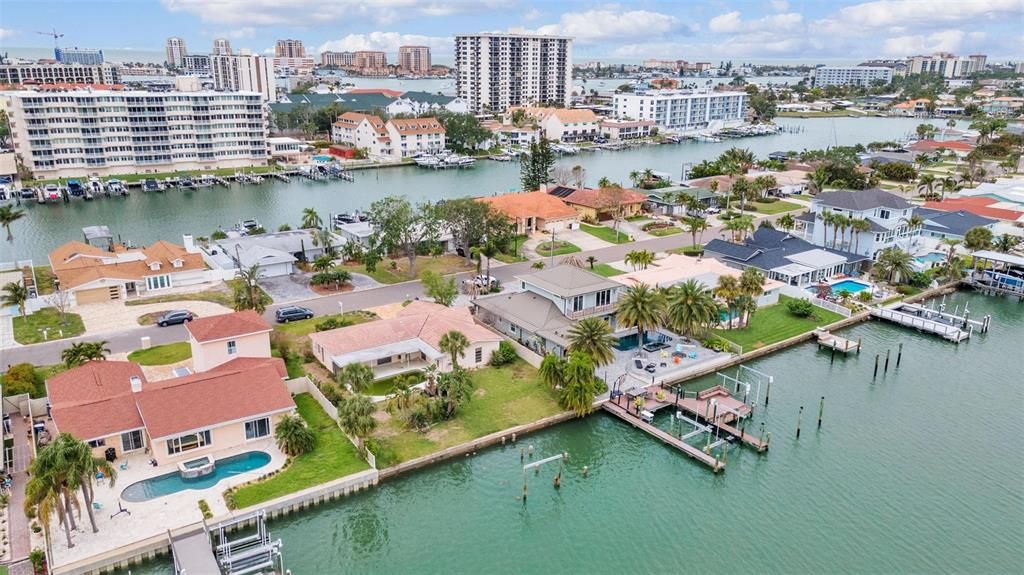 En Venta: $1,999,000 (3 camas, 3 baños, 3124 Pies cuadrados)