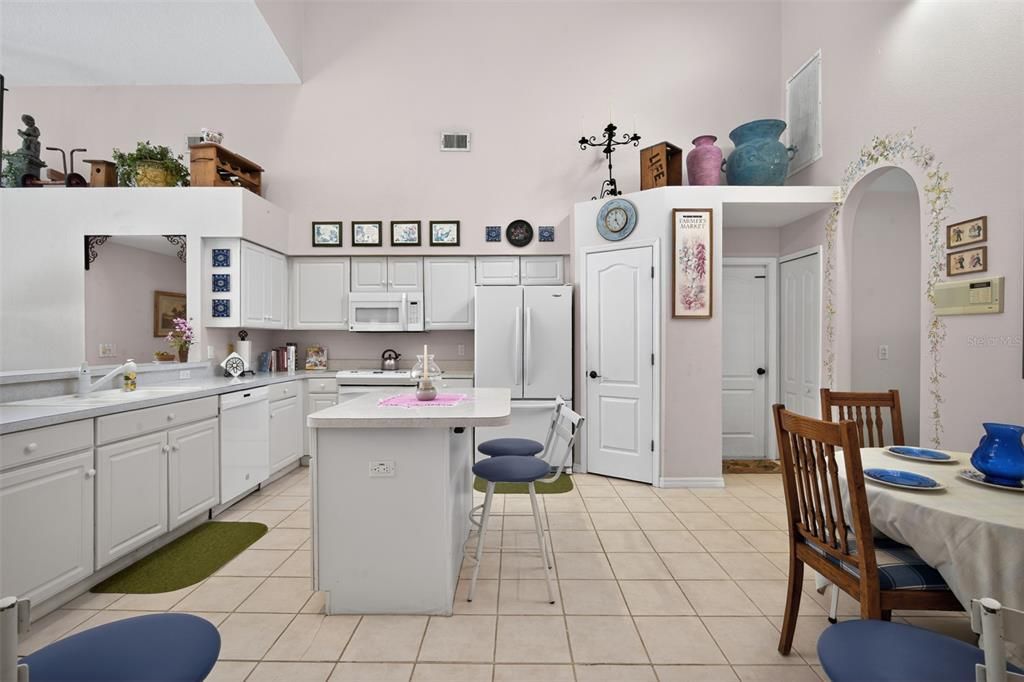 For Sale: $549,000 (4 beds, 3 baths, 2556 Square Feet)