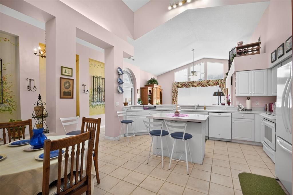 For Sale: $549,000 (4 beds, 3 baths, 2556 Square Feet)