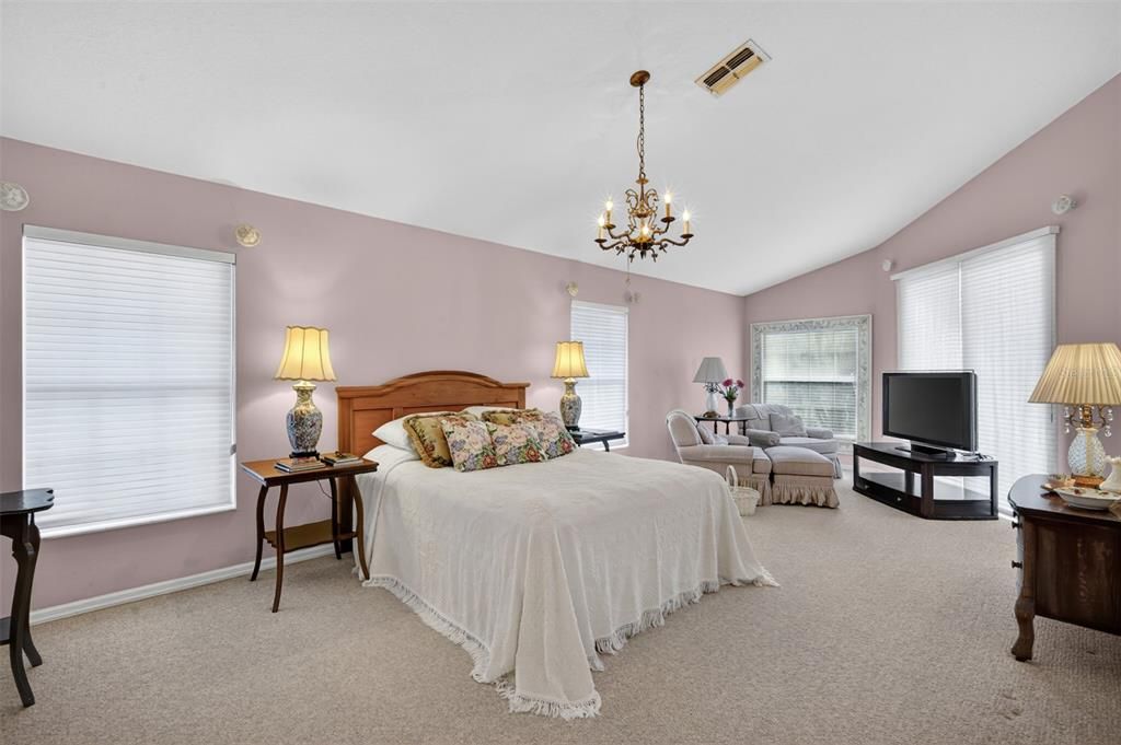 For Sale: $549,000 (4 beds, 3 baths, 2556 Square Feet)