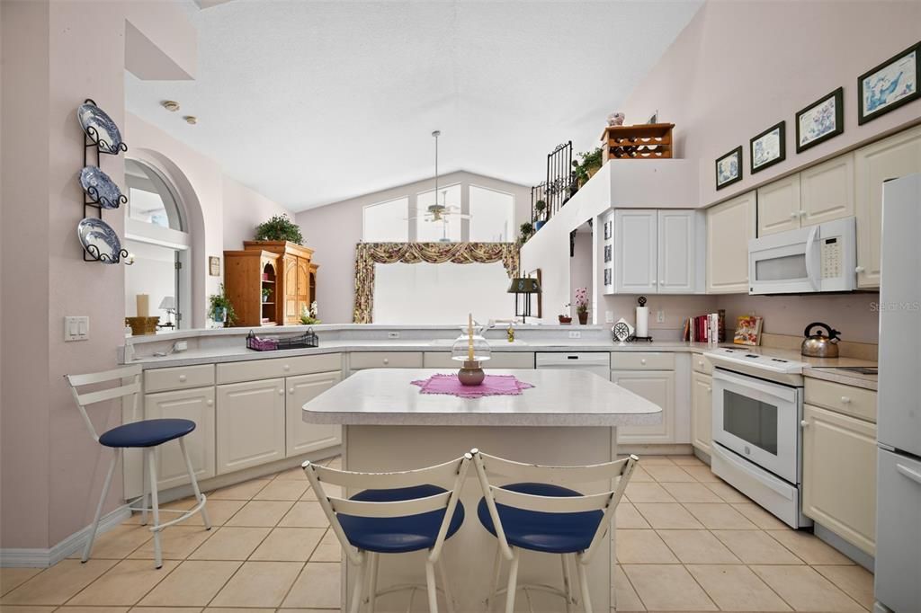 For Sale: $549,000 (4 beds, 3 baths, 2556 Square Feet)