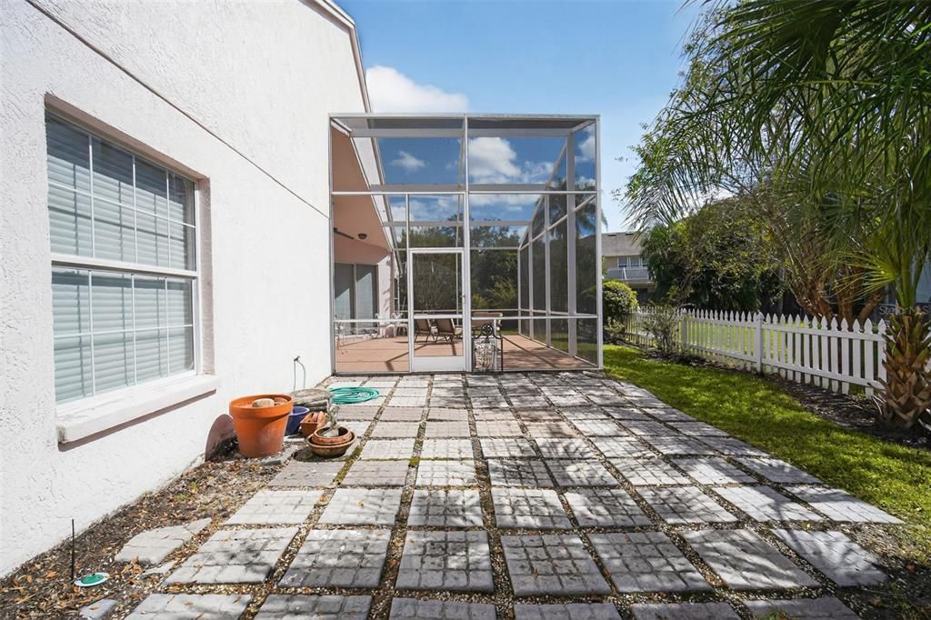 For Sale: $549,000 (4 beds, 3 baths, 2556 Square Feet)