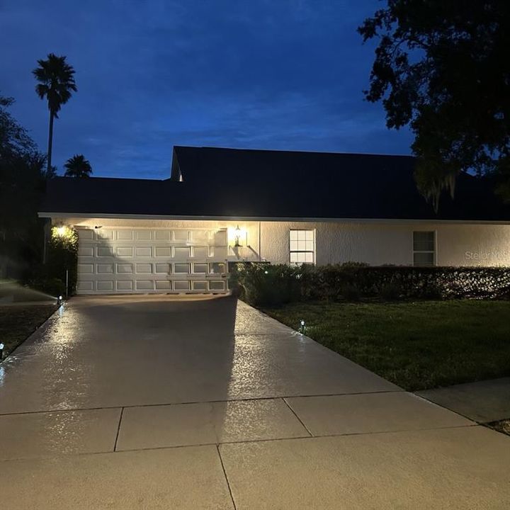 For Sale: $549,000 (4 beds, 3 baths, 2556 Square Feet)