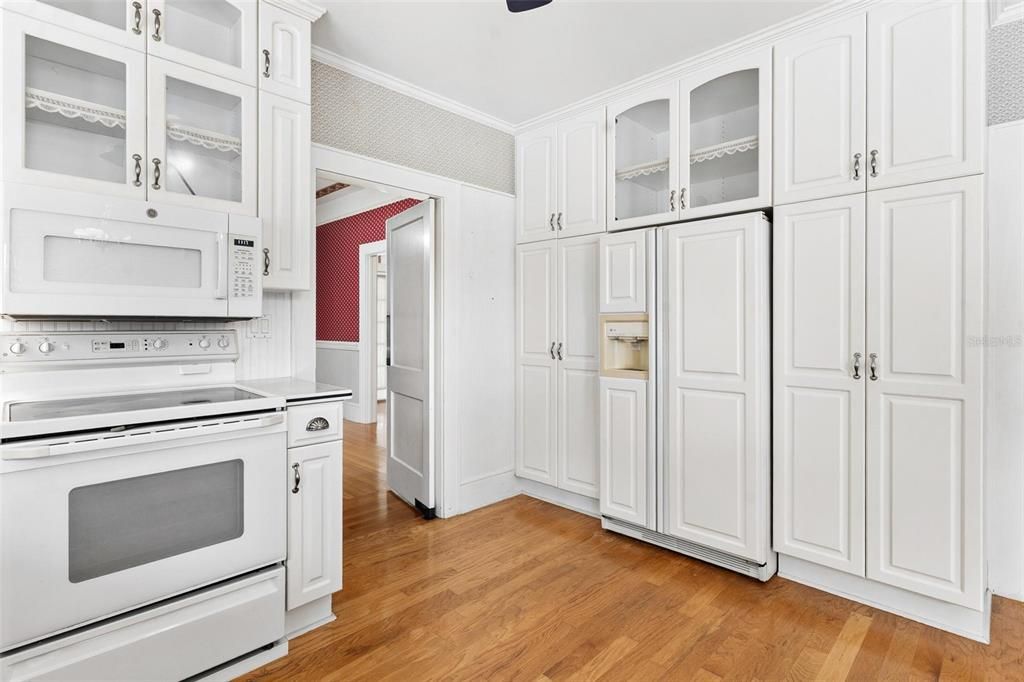 На продажу: $599,000 (4 спален, 2 ванн, 2658 Квадратных фут)