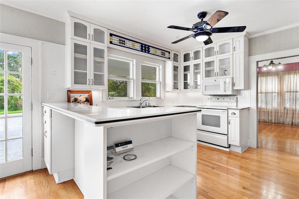 На продажу: $599,000 (4 спален, 2 ванн, 2658 Квадратных фут)