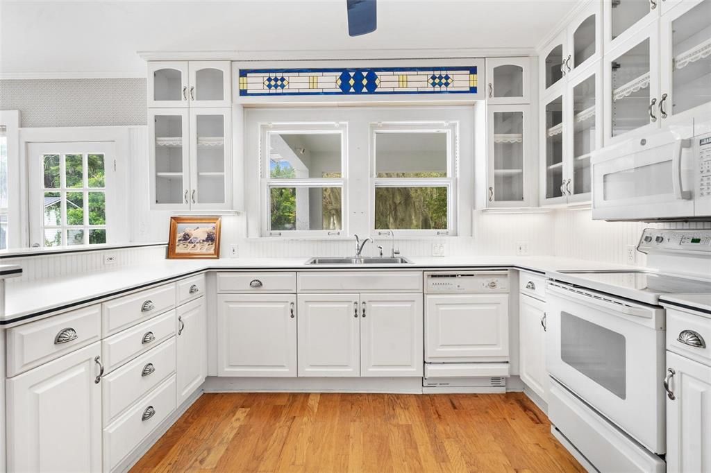 На продажу: $599,000 (4 спален, 2 ванн, 2658 Квадратных фут)