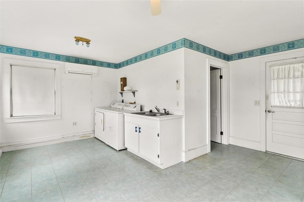 На продажу: $599,000 (4 спален, 2 ванн, 2658 Квадратных фут)