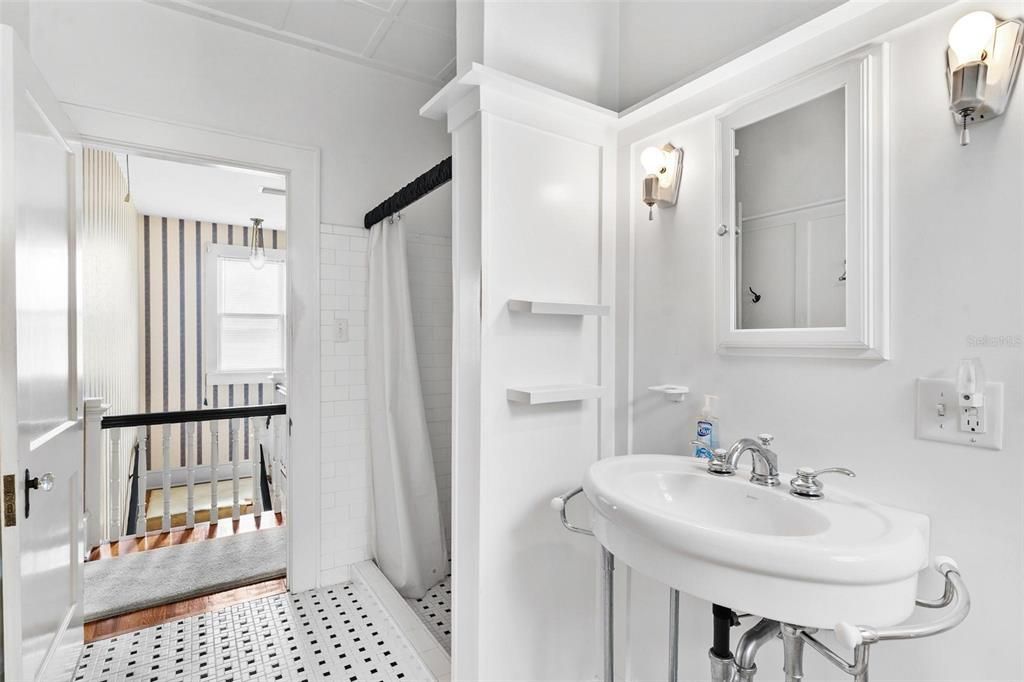 На продажу: $599,000 (4 спален, 2 ванн, 2658 Квадратных фут)