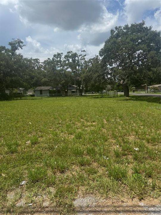 合同活跃: $80,000 (0.14 acres)