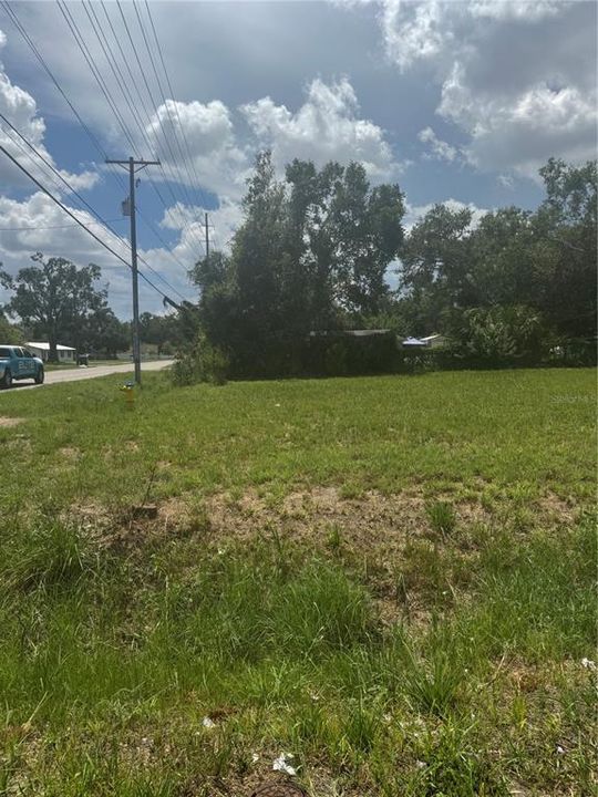 合同活跃: $80,000 (0.14 acres)